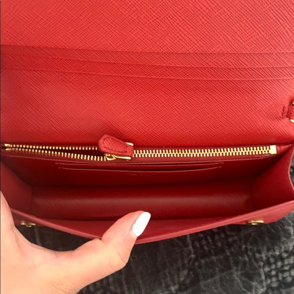 Red Prada bag! - Picture 4 of 12